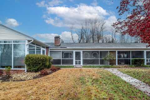 2 Arbor Drive, Brookfield, CT 06804