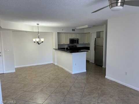 1210 Wildwood Lakes, NAPLES, FL 34104