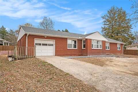 269 N Bridge Street, Smithville, MO 64089