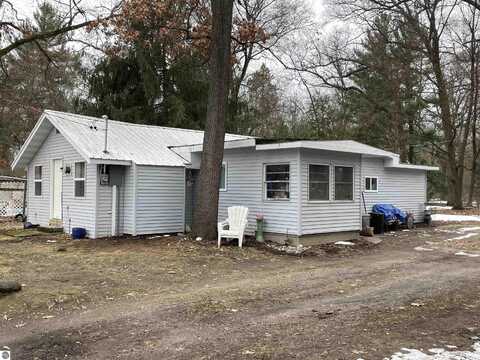 17068 SEVENTH STREET, WELLSTON, MI 49689