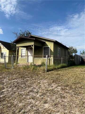 906 E Lee Avenue, Kingsville, TX 78363