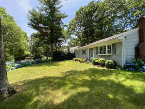 27 Lietrim Circle, Centerville, MA 02632