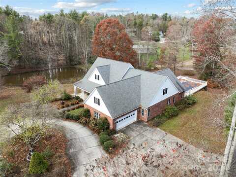 38 Southern Visions Drive, Hendersonville, NC 28792
