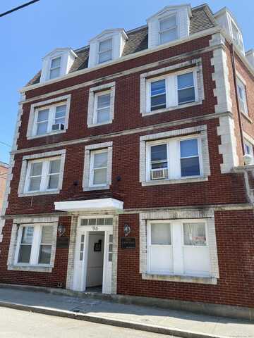 96 Green Street, New London, CT 06320