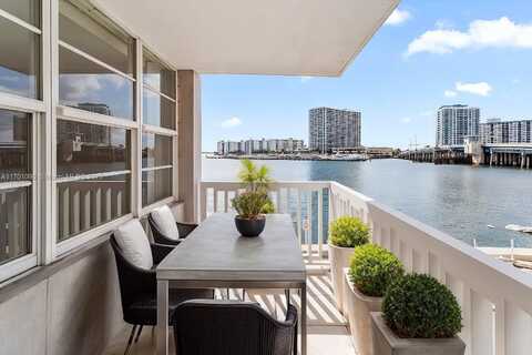 2016 Bay Dr, Miami Beach, FL 33141