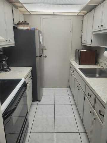 900 NE 18th Ave, Fort Lauderdale, FL 33304