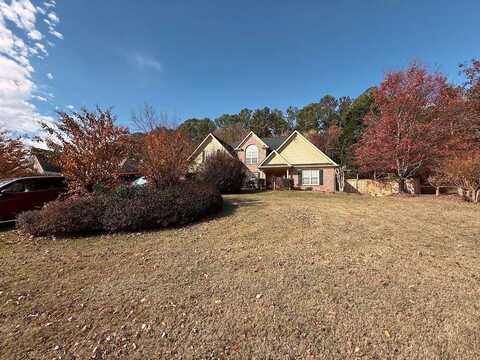 564 WILLOWWIND Drive, Loganville, GA 30052