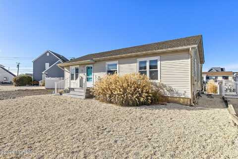 14 Clara Drive, Manahawkin, NJ 08050