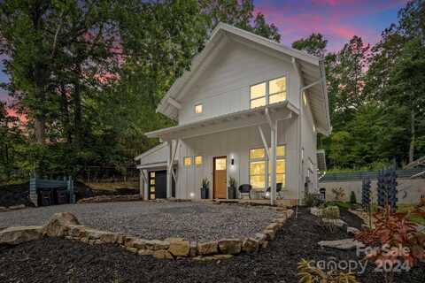 605 Hiawassee Avenue, Black Mountain, NC 28711