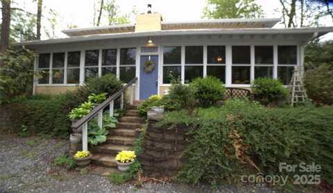 26 Kitazuma Road, Black Mountain, NC 28711