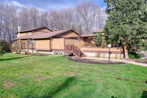 17640 Walnut Trail, Chagrin Falls, OH 44023