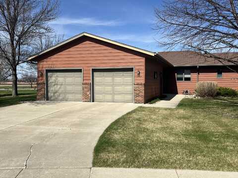 2717 Railroad Circle, Aberdeen, SD 57401