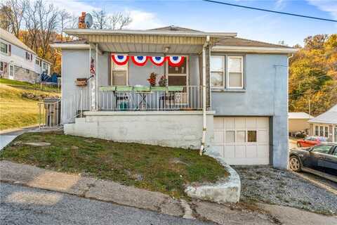 1227 Border Ave, Ellwood City, PA 16117