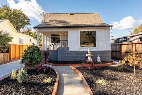 15 Ward Street, Healdsburg, CA 95448