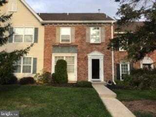 38 AMBERLY COURT, FRANKLIN PARK, NJ 08823