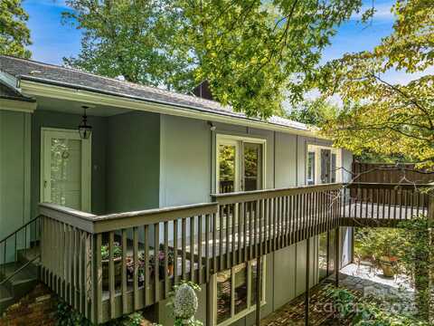 5 Hillcrest Road E, Asheville, NC 28804