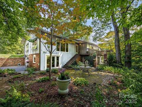 5 Hillcrest Road E, Asheville, NC 28804