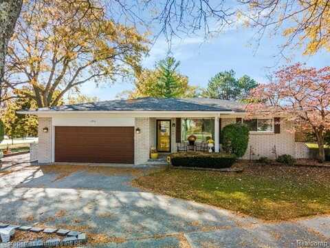 1754 3 Lakes Drive, Troy, MI 48085