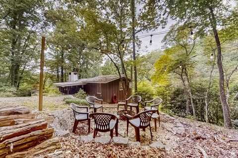 390 Bear Cove Road, Bryson City, NC 28713