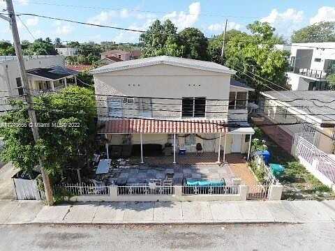 10Th, MIAMI, FL 33135