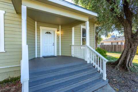 2251 South Street, Anderson, CA 96007