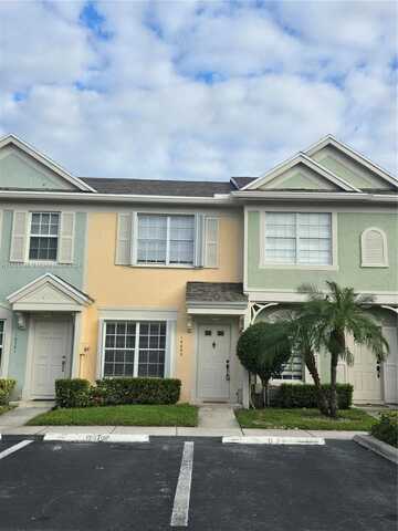 16699 Hemingway Dr, Weston, FL 33326