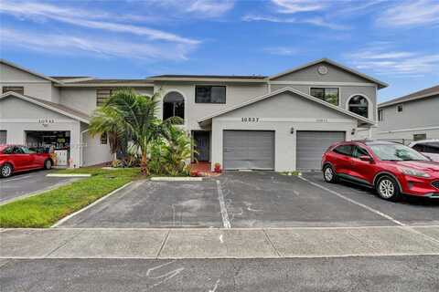 10537 NW 3rd St, Pembroke Pines, FL 33026