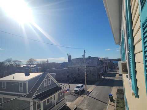 59 Court Street, Bristol, RI 02809