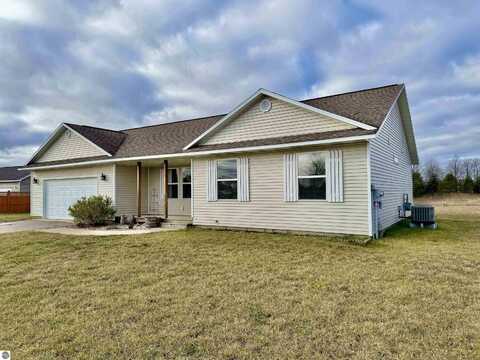 8432 King Arthurs Court, Kingsley, MI 49649