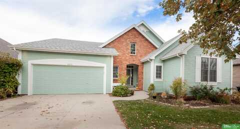 4606 Edgerton Drive, Papillion, NE 68133