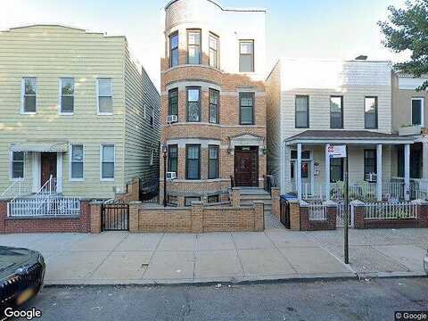 37Th St, Astoria, NY 11103