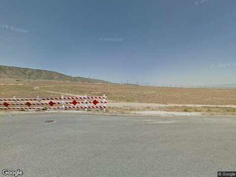 W 76W Ave #B2, Lancaster, CA 93536