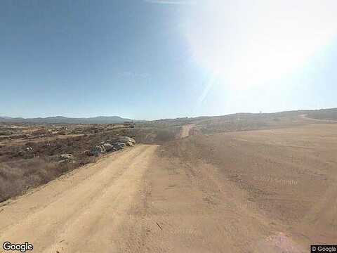 Via Quito #4, Temecula, CA 92592