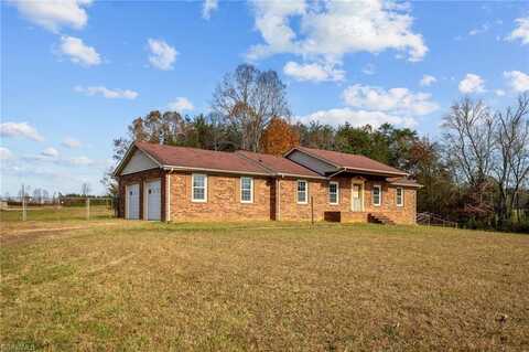 3401 Nc Highway 135, Stoneville, NC 27048