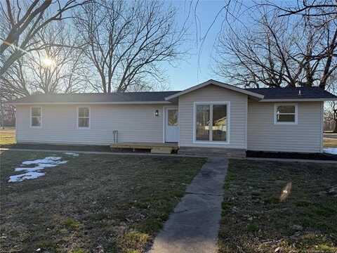 106 S Polk Avenue, Wagoner, OK 74467