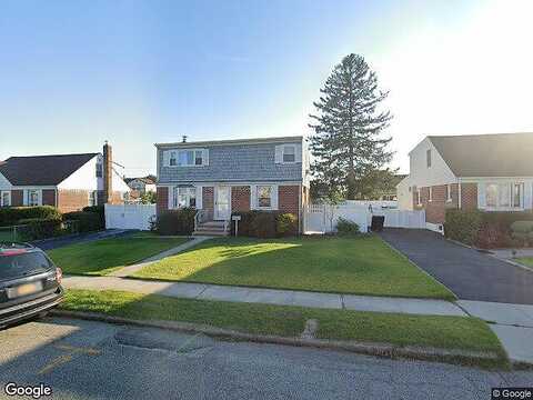 1St, EAST MEADOW, NY 11554