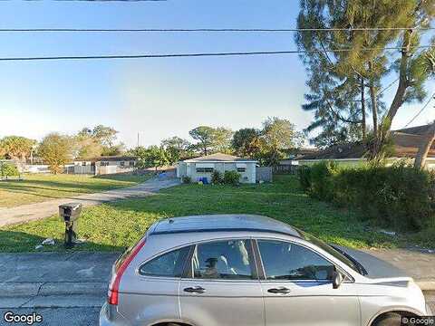 26Th, RIVIERA BEACH, FL 33404
