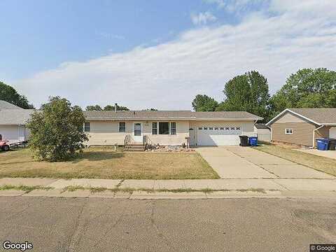 7Th, DICKINSON, ND 58601