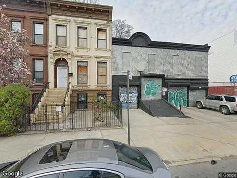 Macdonough, BROOKLYN, NY 11233