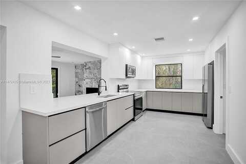 20Th, DAVIE, FL 33325