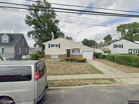 Coolidge Ave, WEST HEMPSTEAD, NY 11552