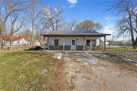 110 1st Street, Holt, MO 64048