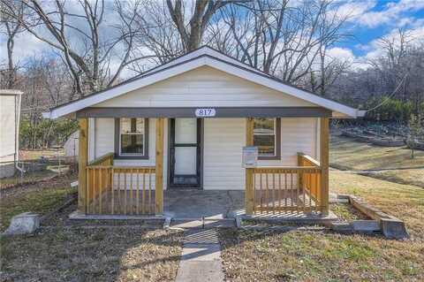 817 S Woodbury Street, Independence, MO 64050