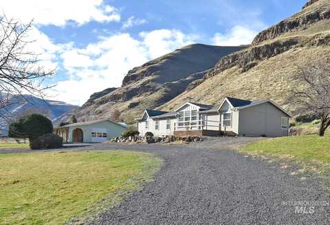 16186 Snake River Road, Asotin, WA 99402