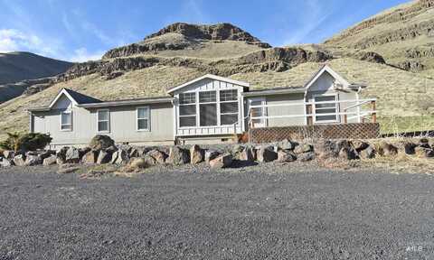 16186 Snake River Road, Asotin, WA 99402