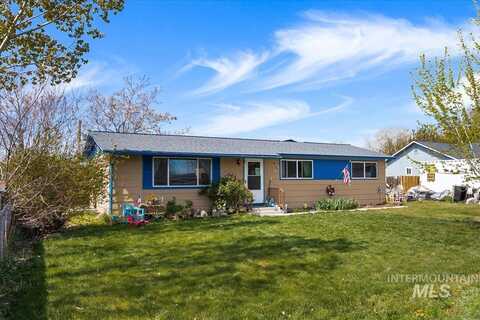 661 View Dr, Notus, ID 83656