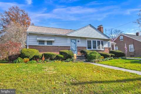 1335 BROADWAY, HANOVER, PA 17331