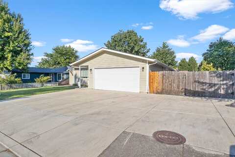 Blackthorn Drive, Medford, OR 97501