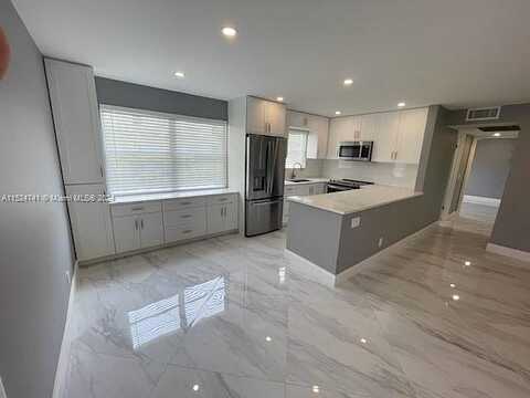 N Oakridge N, Deerfield Beach, FL 33442
