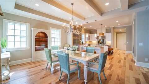 725 W Lake, NAPLES, FL 34102